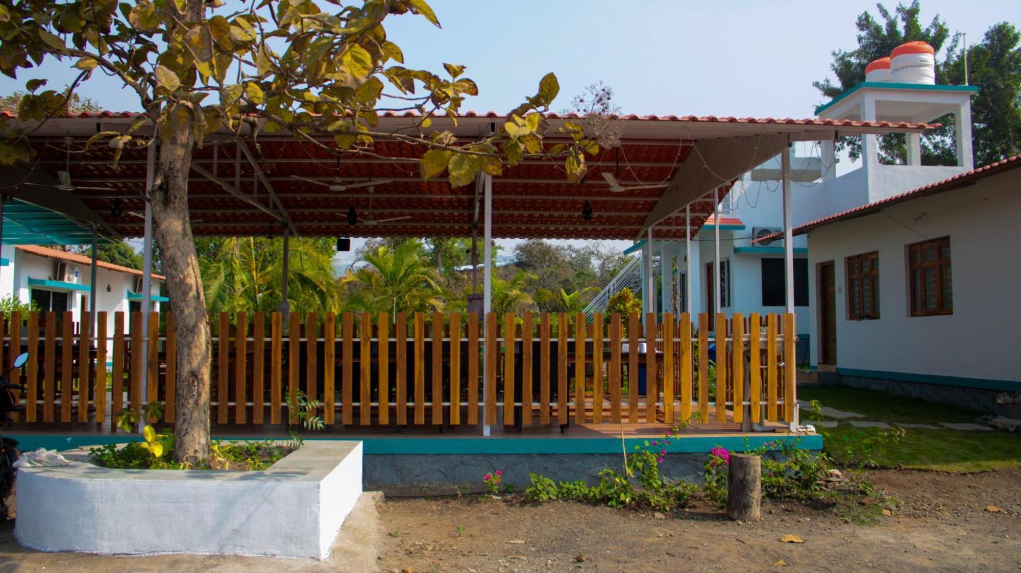 Hotel Mohor Retreat Alībāg Exterior foto